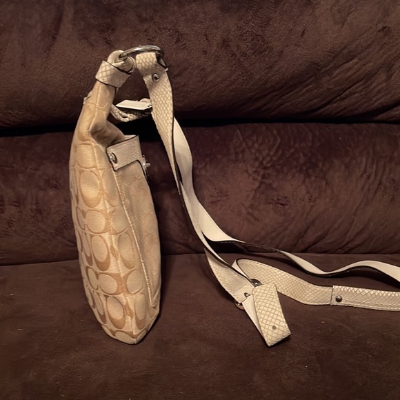 Coach bag. Beautiful condition. Minimal ink stain inside. Will ship immediately. - Picture 5 of 12